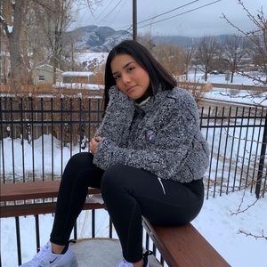 Meet your Posher, Esmeralda